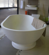 Load image into Gallery viewer, Crystallite Avo Luxury 1.6 Bath