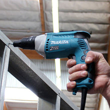 Load image into Gallery viewer, Makita Drywall Screwdriver for Timber Struts FS2300 5mm 570W
