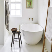 Load image into Gallery viewer, Livingstone Monroe Freestanding Bath