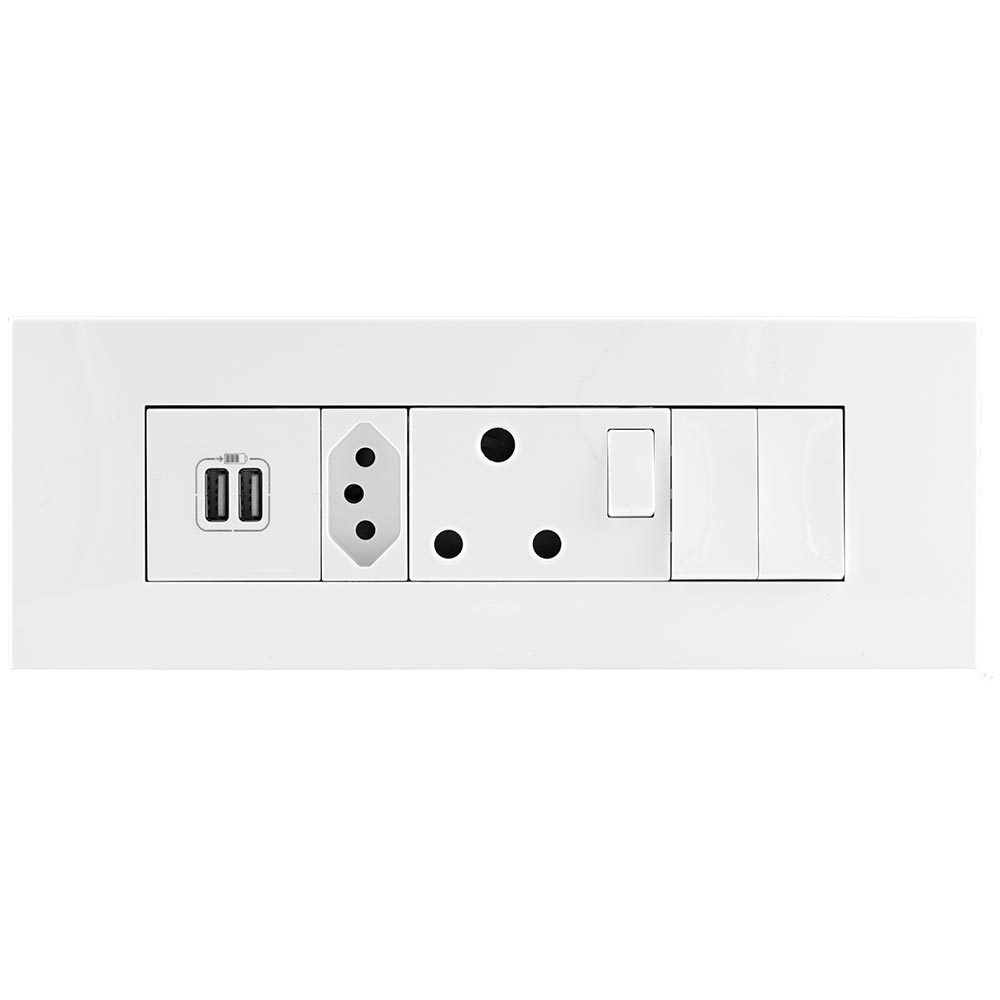 Legrand Arteor 8 Module with USB Power Cluster (PA8MODSWHT