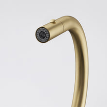 Load image into Gallery viewer, Franke Mythos Masterpiece Retractable Tap
