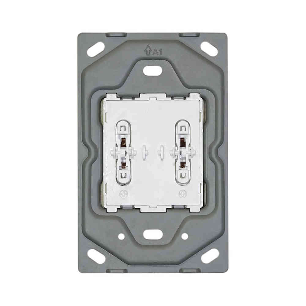 VETi 3 2 Lever 1 Way Light Switch Yoke 4 x 2