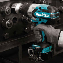 Load image into Gallery viewer, Makita Cordless Impact Wrench DTW1001ZJ 1050Nm 18V
