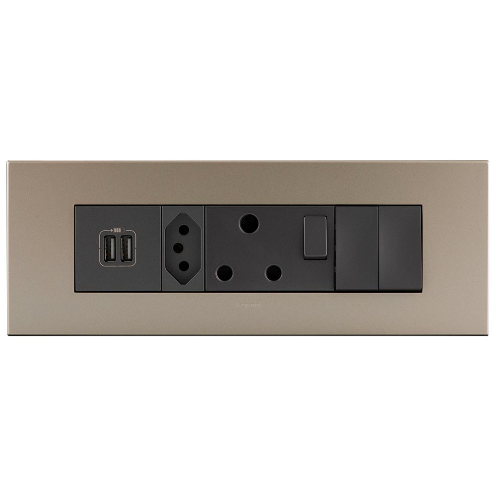 Legrand Arteor 8 Module with USB Power Cluster