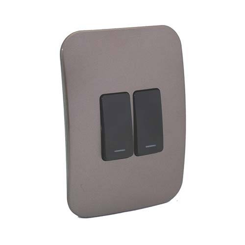 VETi 1 2 Lever 1-Way Light Switch 4 x 2 - Black Modules