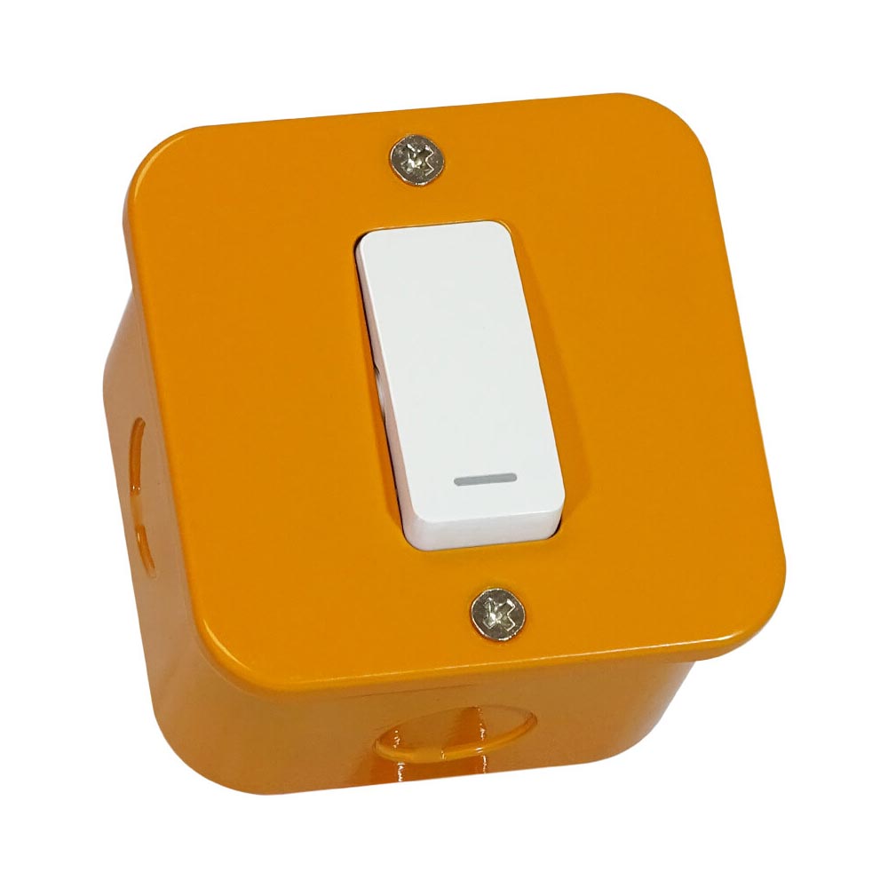 VETi <i>1</i> Industrial 1 Lever 1 Way Light Switch 3 x 3 - Orange