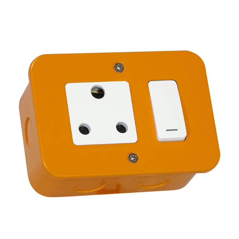 VETi Metal Clad RSA Socket 3 x 6